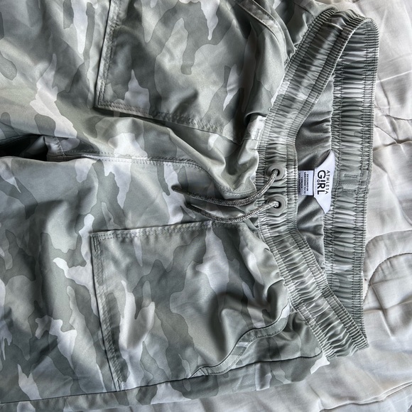 Athletes Girl joggers - Picture 2 of 3